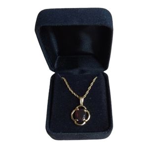 1 Women's Gold Necklace With Root Beer Stone